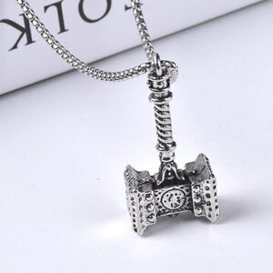 Brand New 3D Hammer Silver Necklace